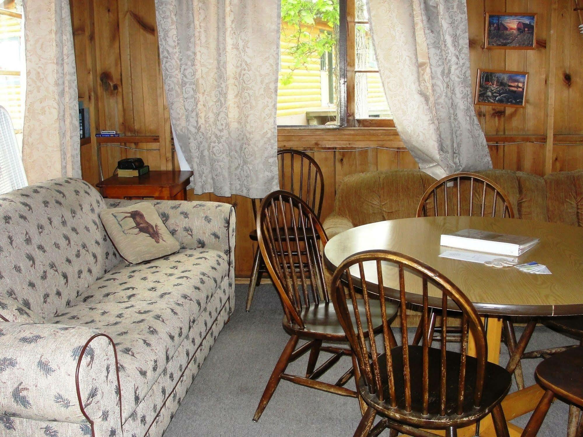 Pine Point Lodge Resort & Motel Crane Lake 外观 照片