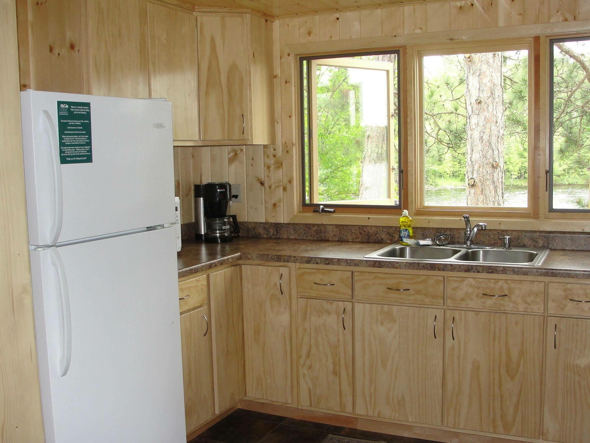 Pine Point Lodge Resort & Motel Crane Lake 外观 照片