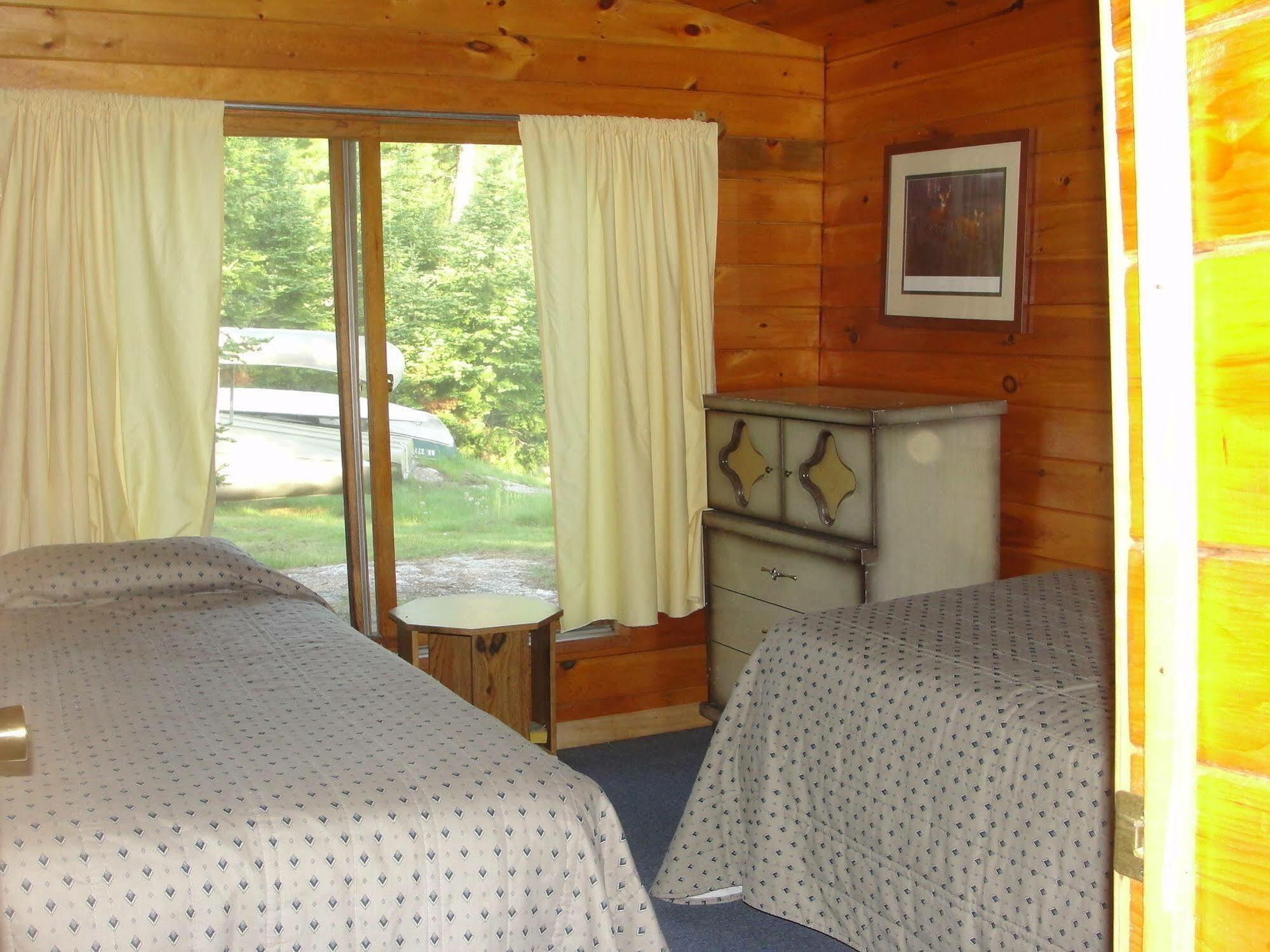 Pine Point Lodge Resort & Motel Crane Lake 外观 照片