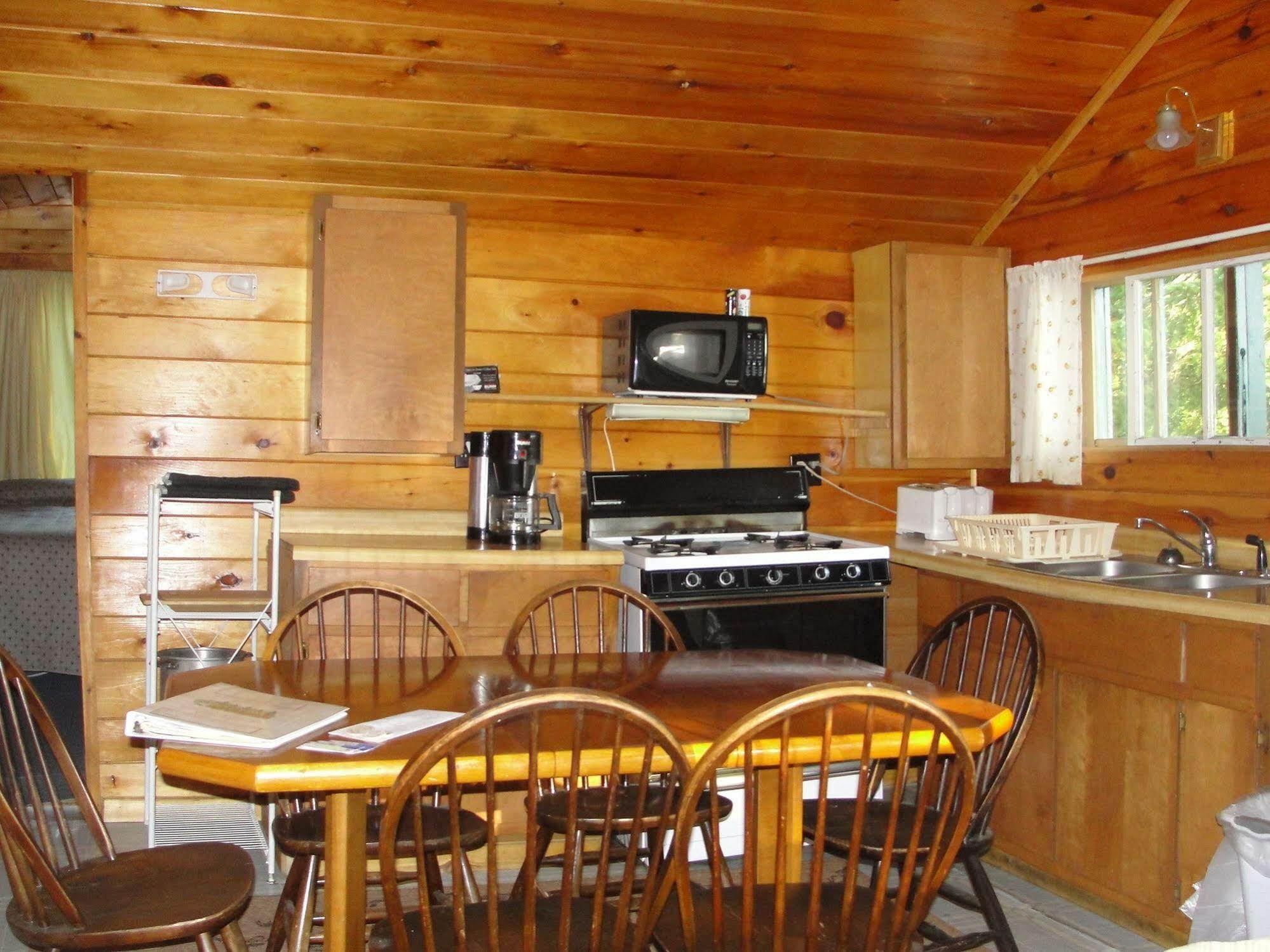 Pine Point Lodge Resort & Motel Crane Lake 外观 照片