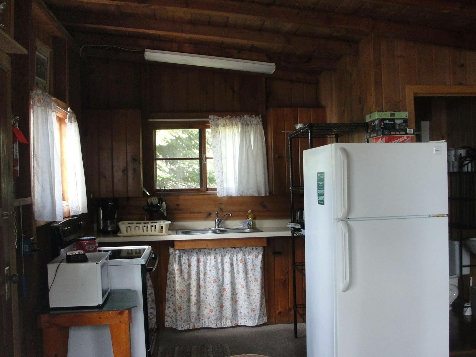 Pine Point Lodge Resort & Motel Crane Lake 外观 照片
